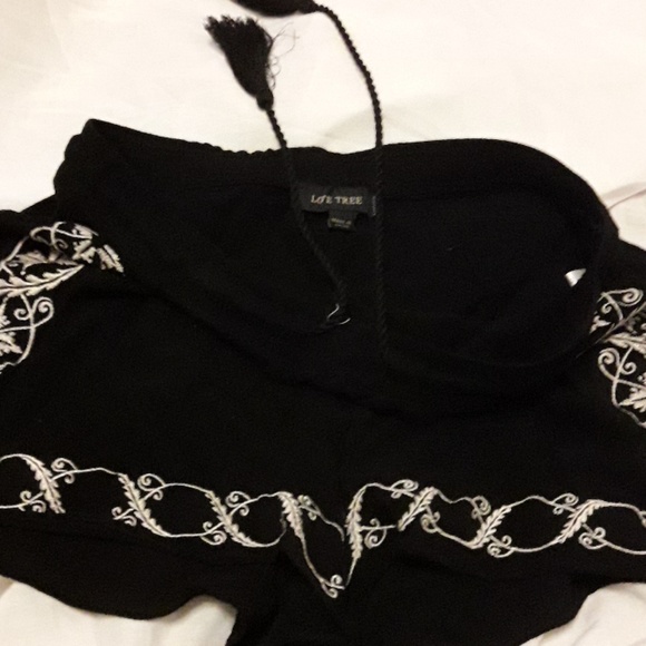 Shorts - Picture 2 of 2